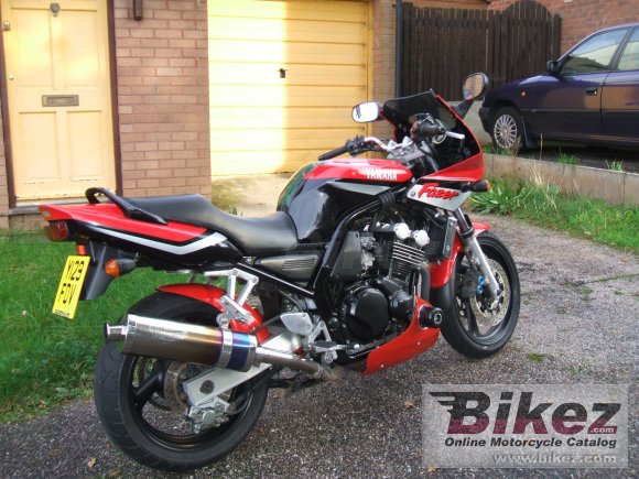 2001 Yamaha FZS 600 S Fazer photo